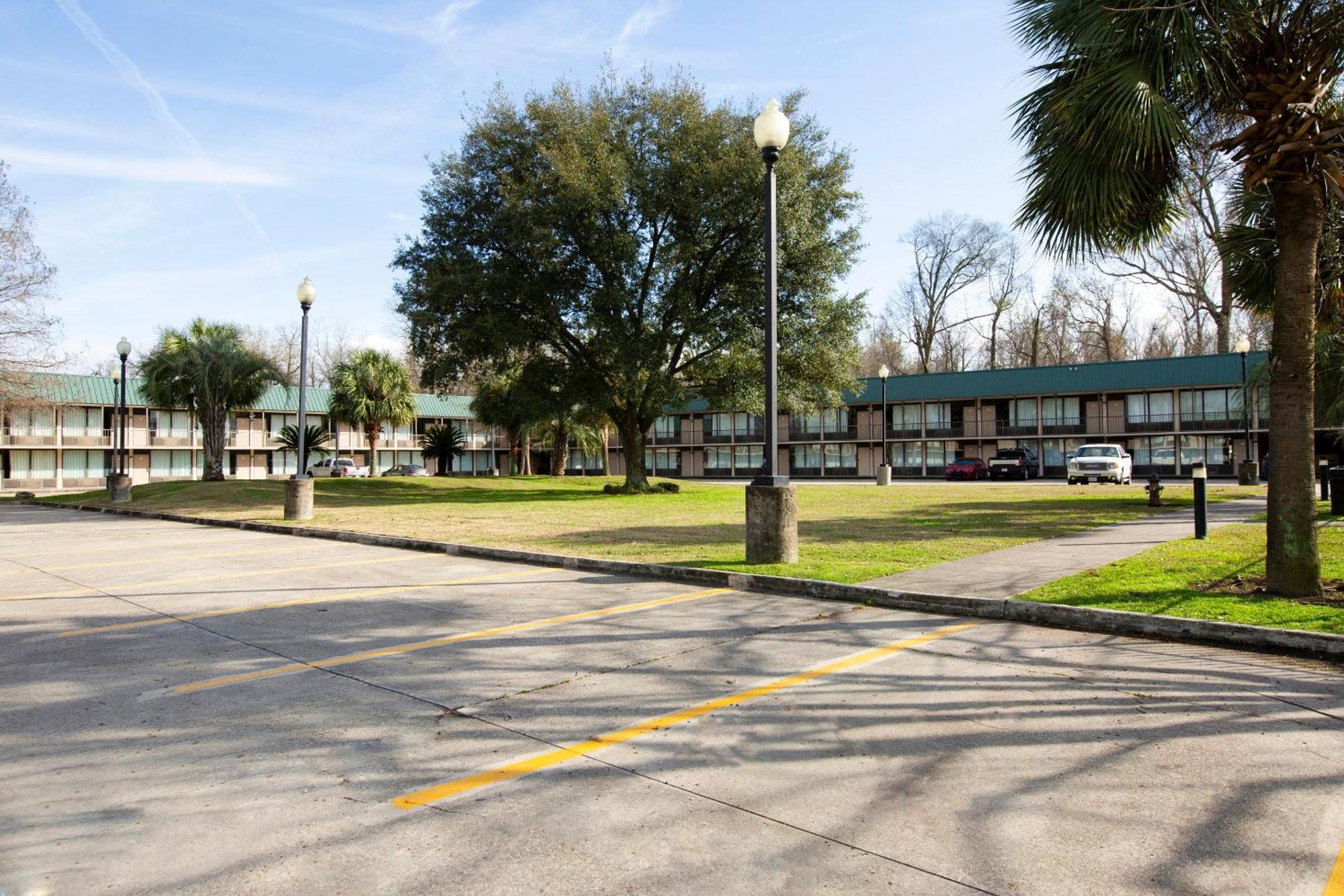 Oyo Hotel Port Allen La I-10 West ภายนอก รูปภาพ