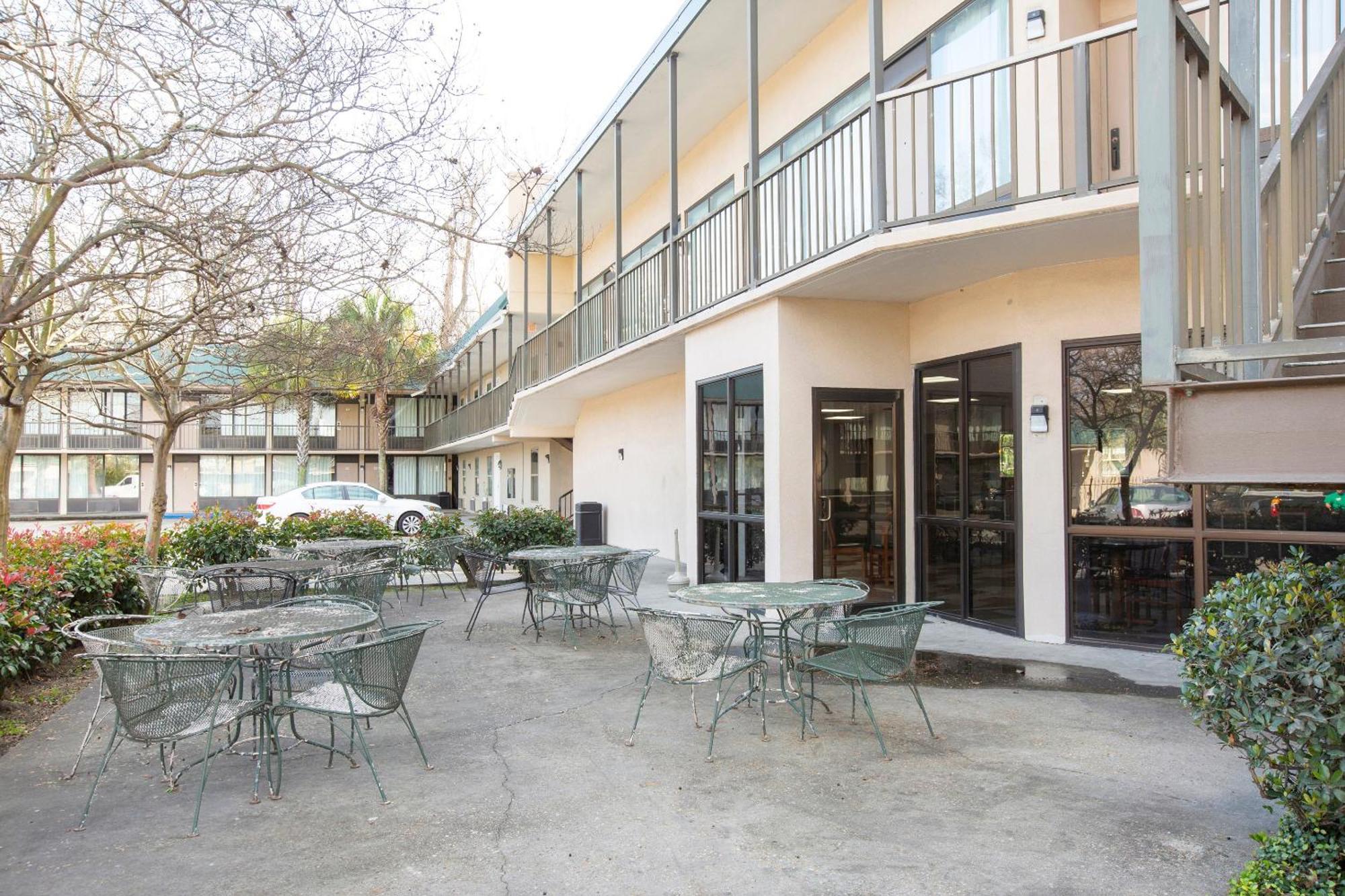 Oyo Hotel Port Allen La I-10 West ภายนอก รูปภาพ