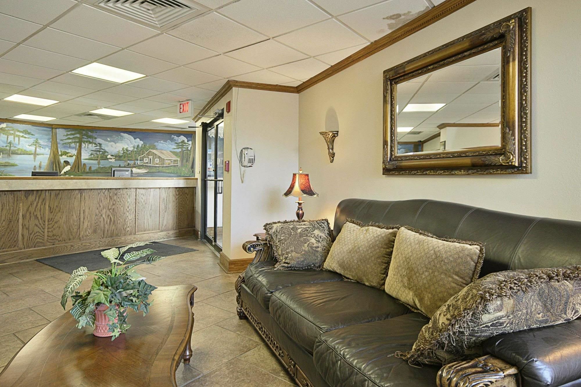 Oyo Hotel Port Allen La I-10 West ภายนอก รูปภาพ